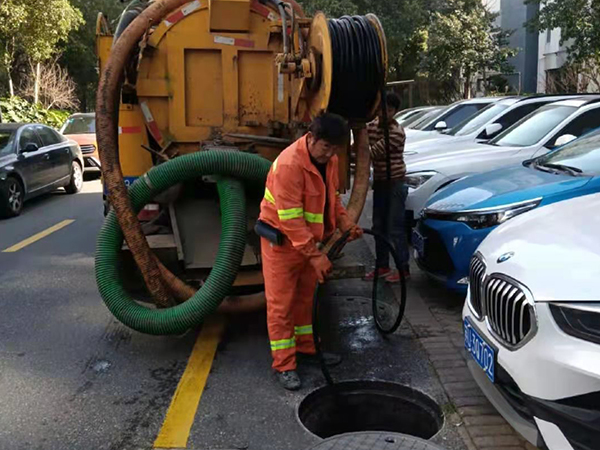 佛罗镇排污管道清淤